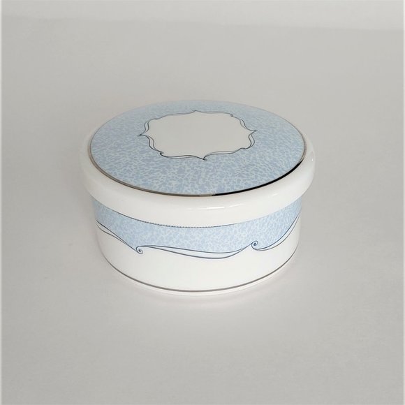 Wedgewood Venice Bone China Ring & Trinket Box - Picture 3 of 7